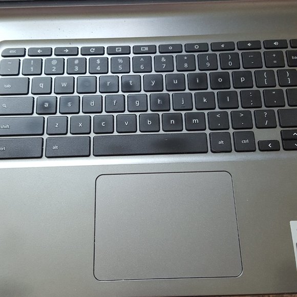 Acer Chromebook 15 laptop in good condition - Picture 4 of 8